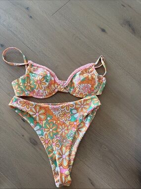 Floral High-Cut Bikini Set in Orange and Pink Aurelle size small